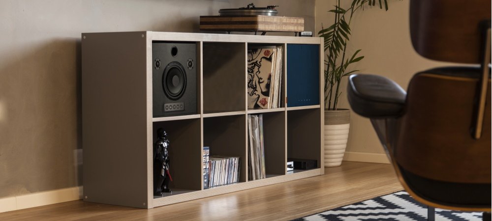 Hogtalare in ikea kallax living room