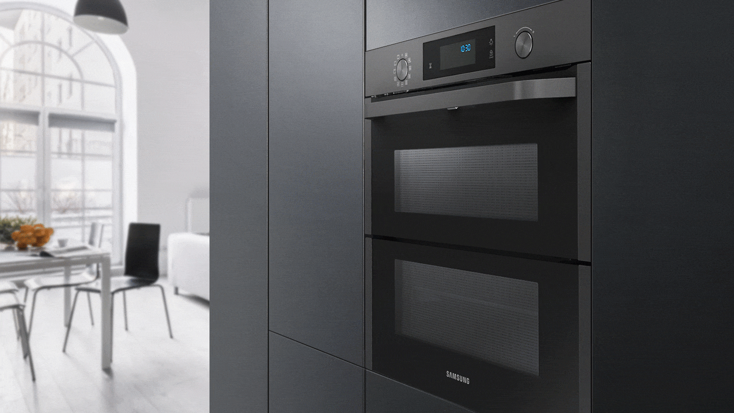 דלת גמישה אחת. נפתחת לשני כיוונים.